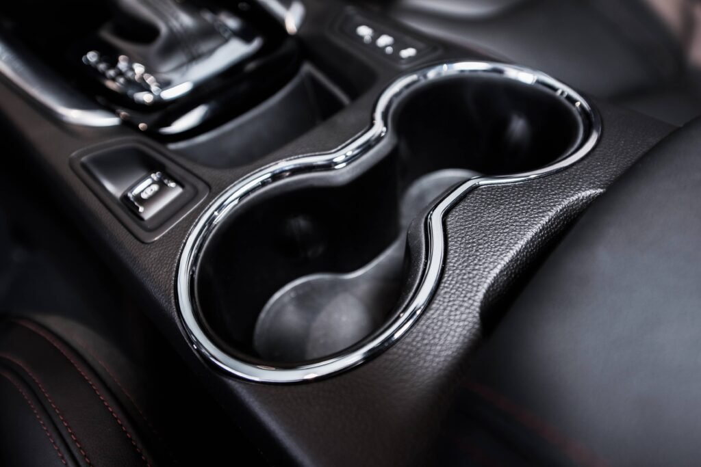 Commuter car cup holders — spill-risk setup