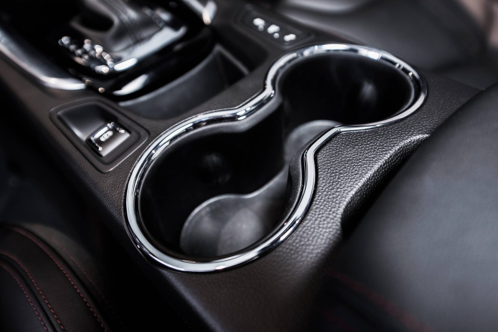 Commuter car cup holders — spill-risk setup